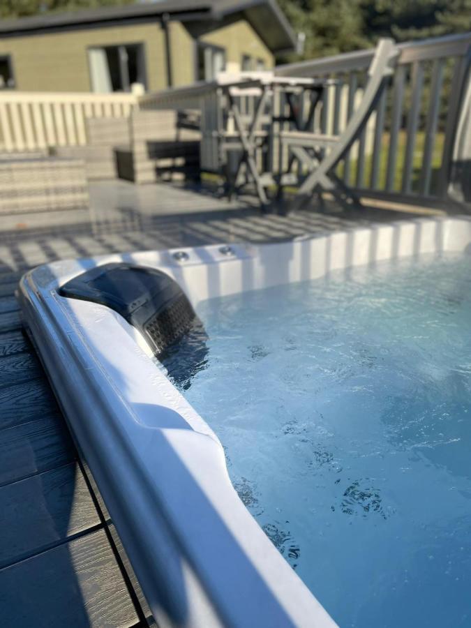 Gleneagles Lodge With Hot Tub يورك المظهر الخارجي الصورة
